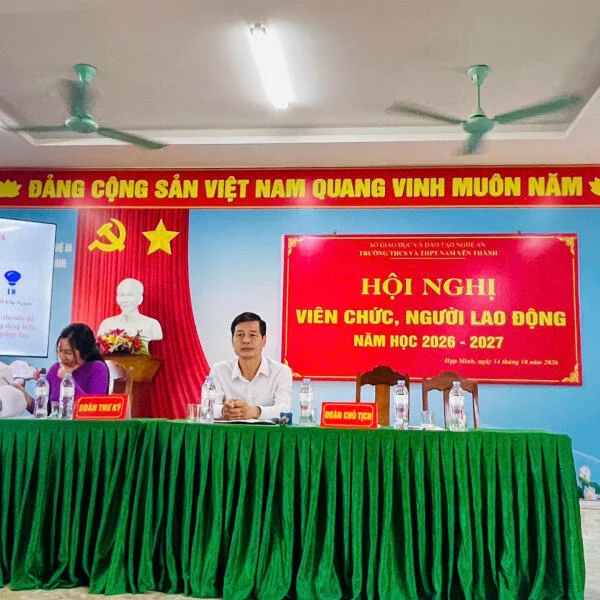 TRƯỜNG THCS & THPT NAM YÊN THÀNH TỔ CHỨC THÀNH CÔNG HỘI NGHỊ VIÊN CHỨC, NGƯỜI LAO ĐỘNG NĂM HỌC 2026 - 2027