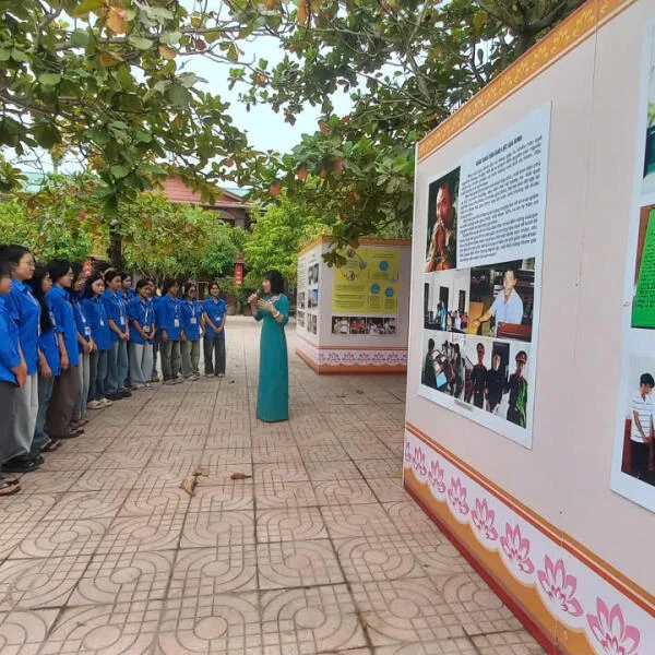 SÔI NỔI CHƯƠNG TRÌNH TUYÊN TRUYỀN GIÁO DỤC ĐẠO ĐỨC, LỐI SỐNG VÀ VĂN HÓA ỨNG XỬ TẠI THPT NAM YÊN THÀNH! 💙